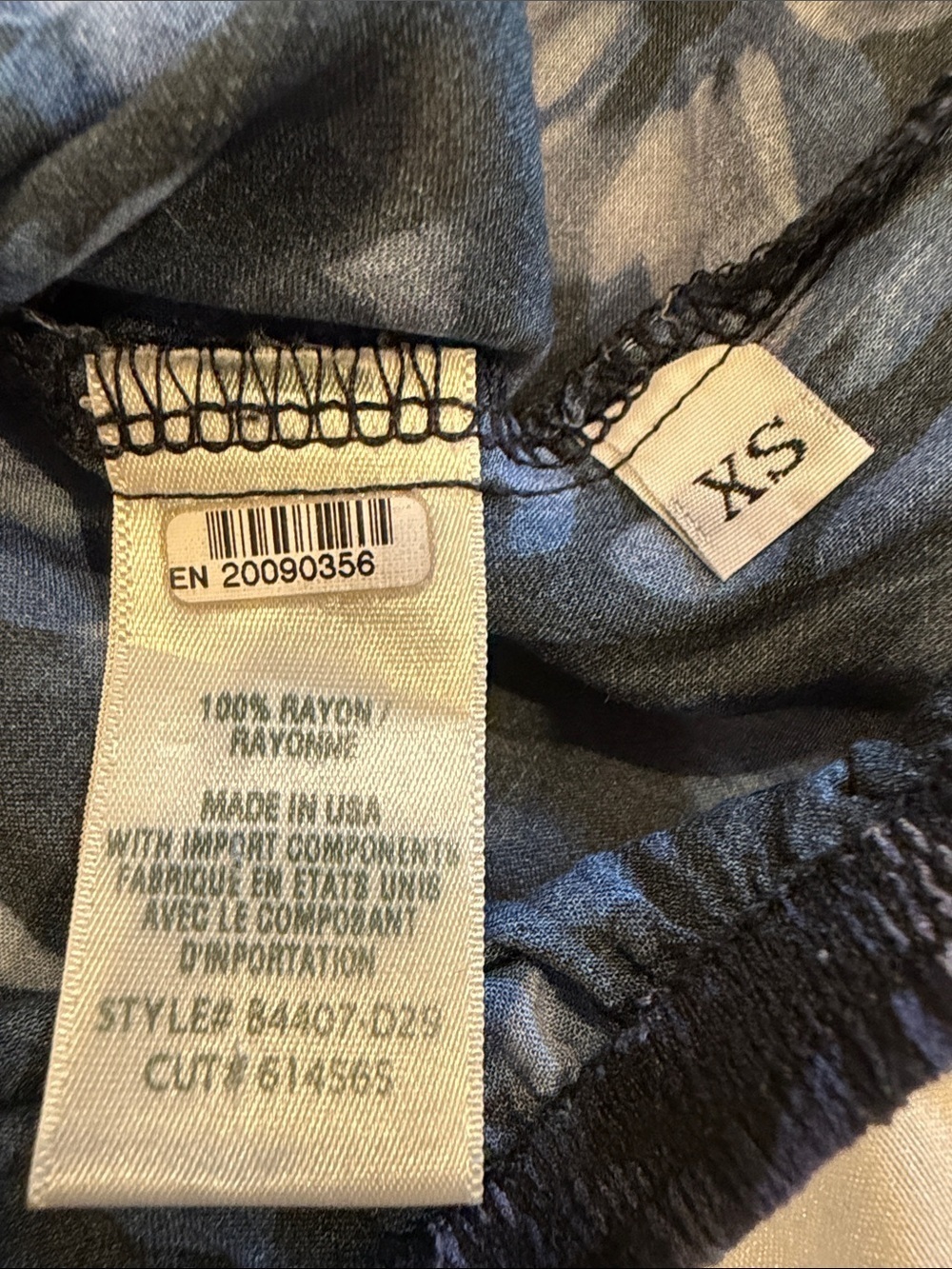 Bella Dahl Black Blouse with Blue Floral Print - Picture 5 of 6